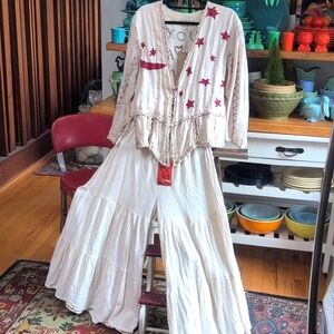 💥SOLD💥Magnolia Pearl Reversible Binky Jacket